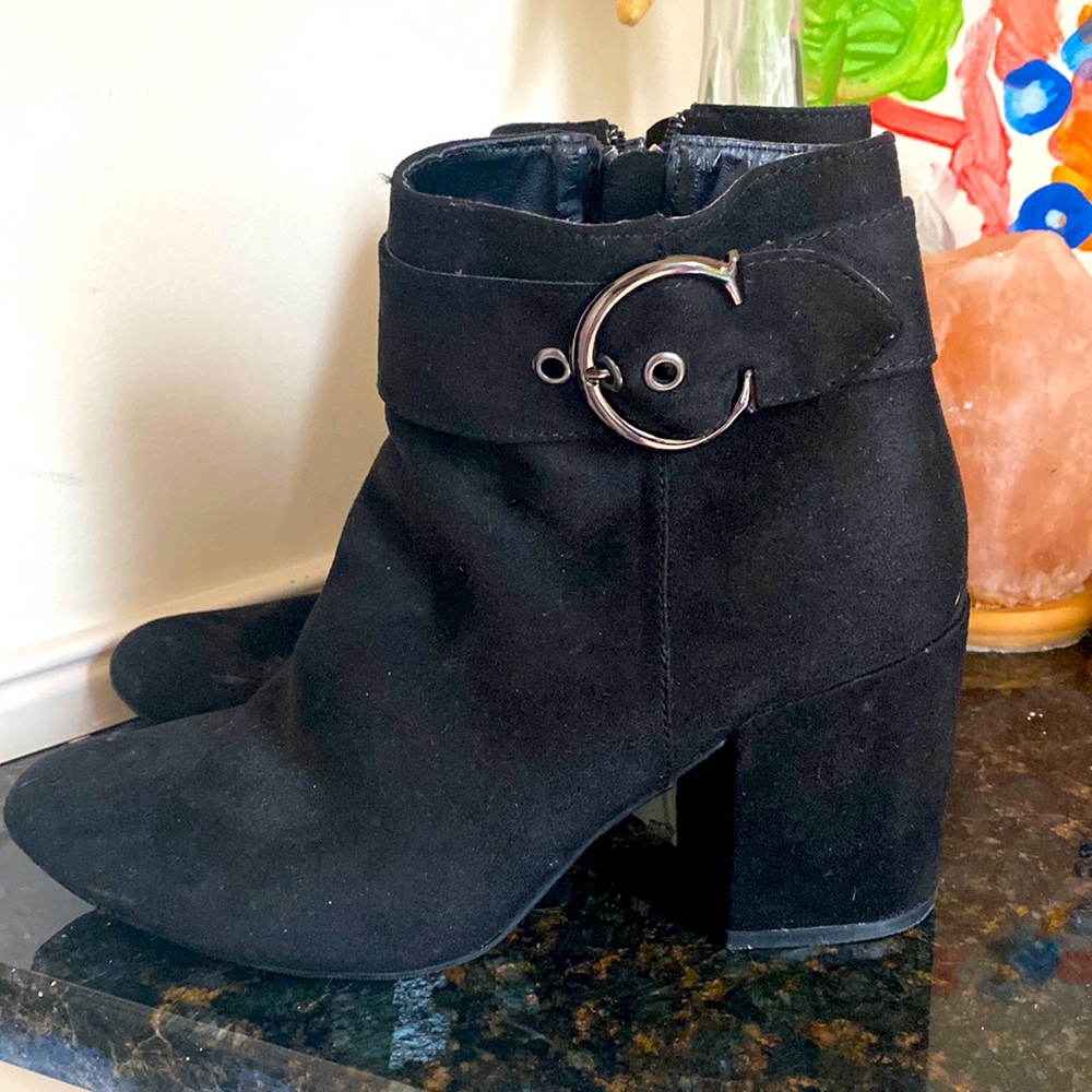 Shoes size 9